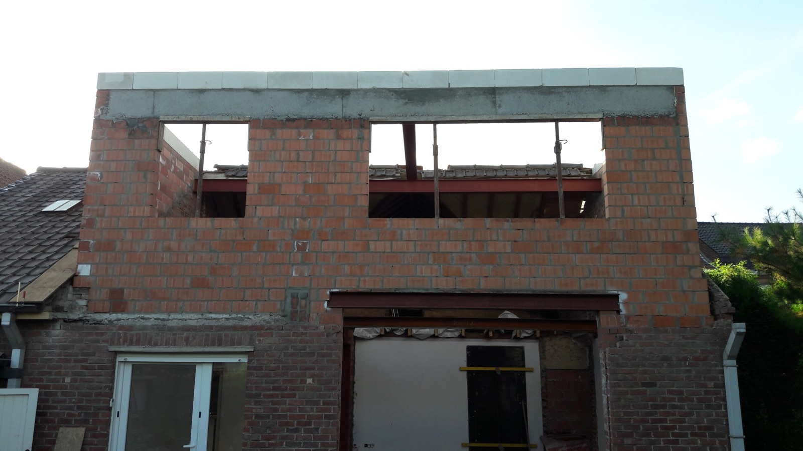 Detail van metselwerk en betonconstructie